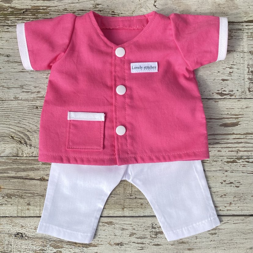 Poppenkleertjes Verpleegster Roze Maat 43 – Poppenkleding - Afbeelding 3