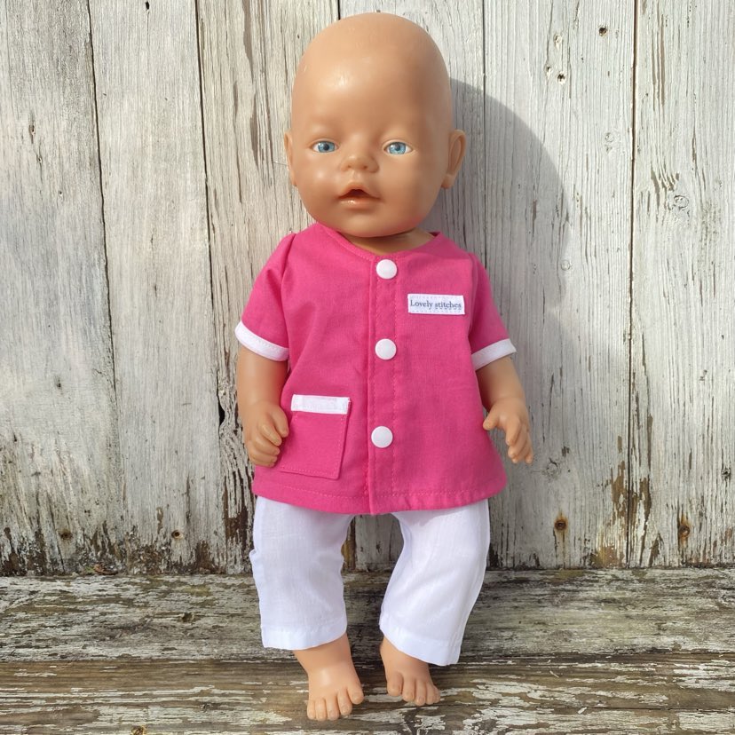 Poppenkleertjes Verpleegster Roze Maat 43 – Poppenkleding - Afbeelding 7